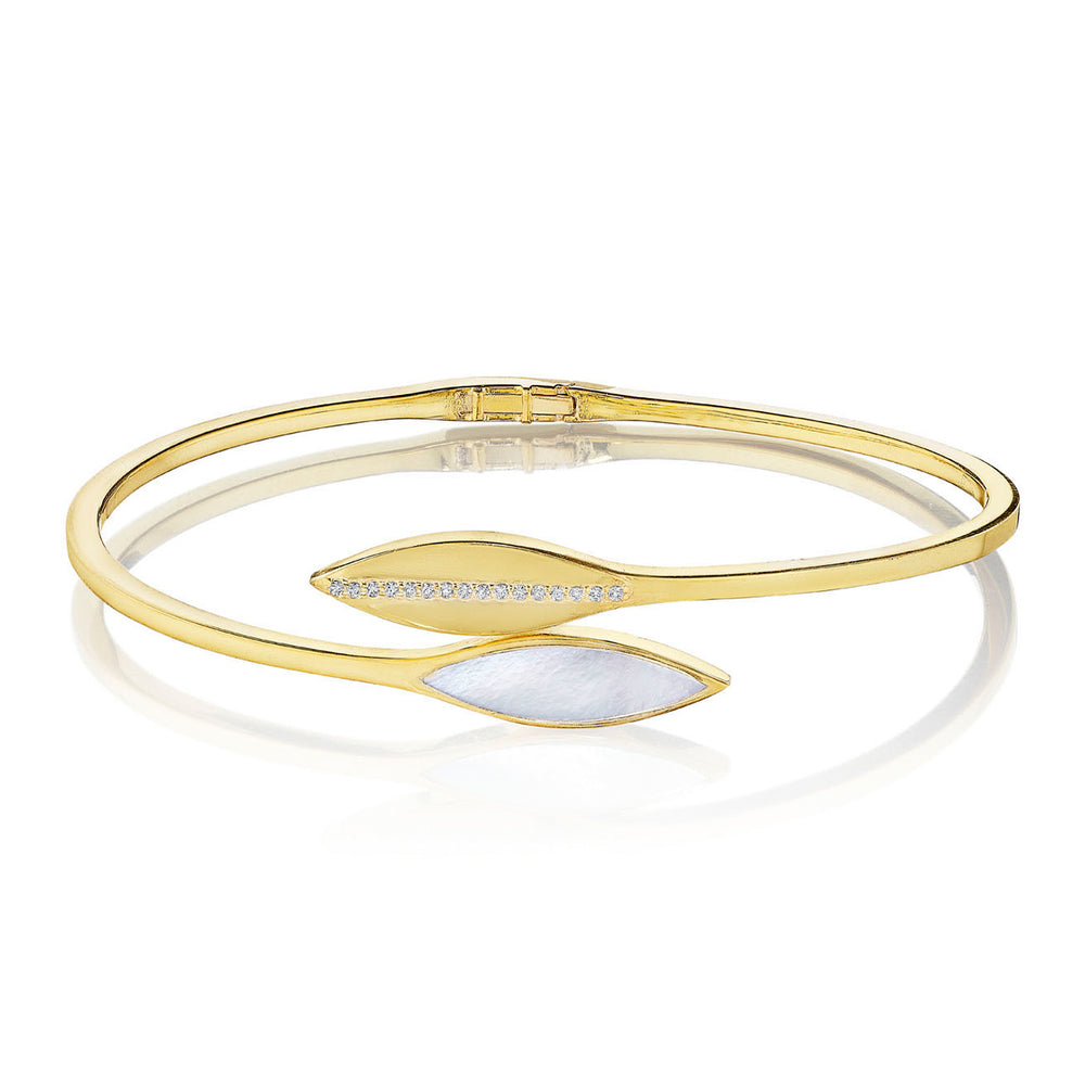Yellow gold, mother of pearl and brilliant diamonds bangle bracelet