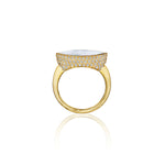 Yellow gold, mother of pearl and brilliant diamonds ring