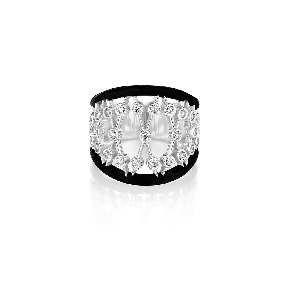 White gold ring with brilliant diamonds and black enamel 